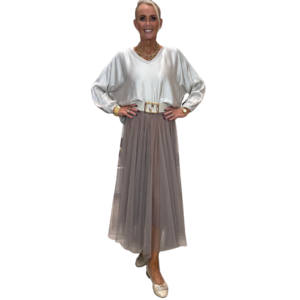 Ljósbeige síðerma satíntoppur